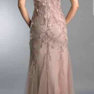 14 Basix Black Label Mauve V-Neck Sleveless Floral Applique Gown